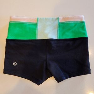 Womens lululemon reversible boogie short